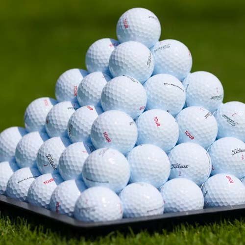 1 košík míčů na driving range (60 míčů)